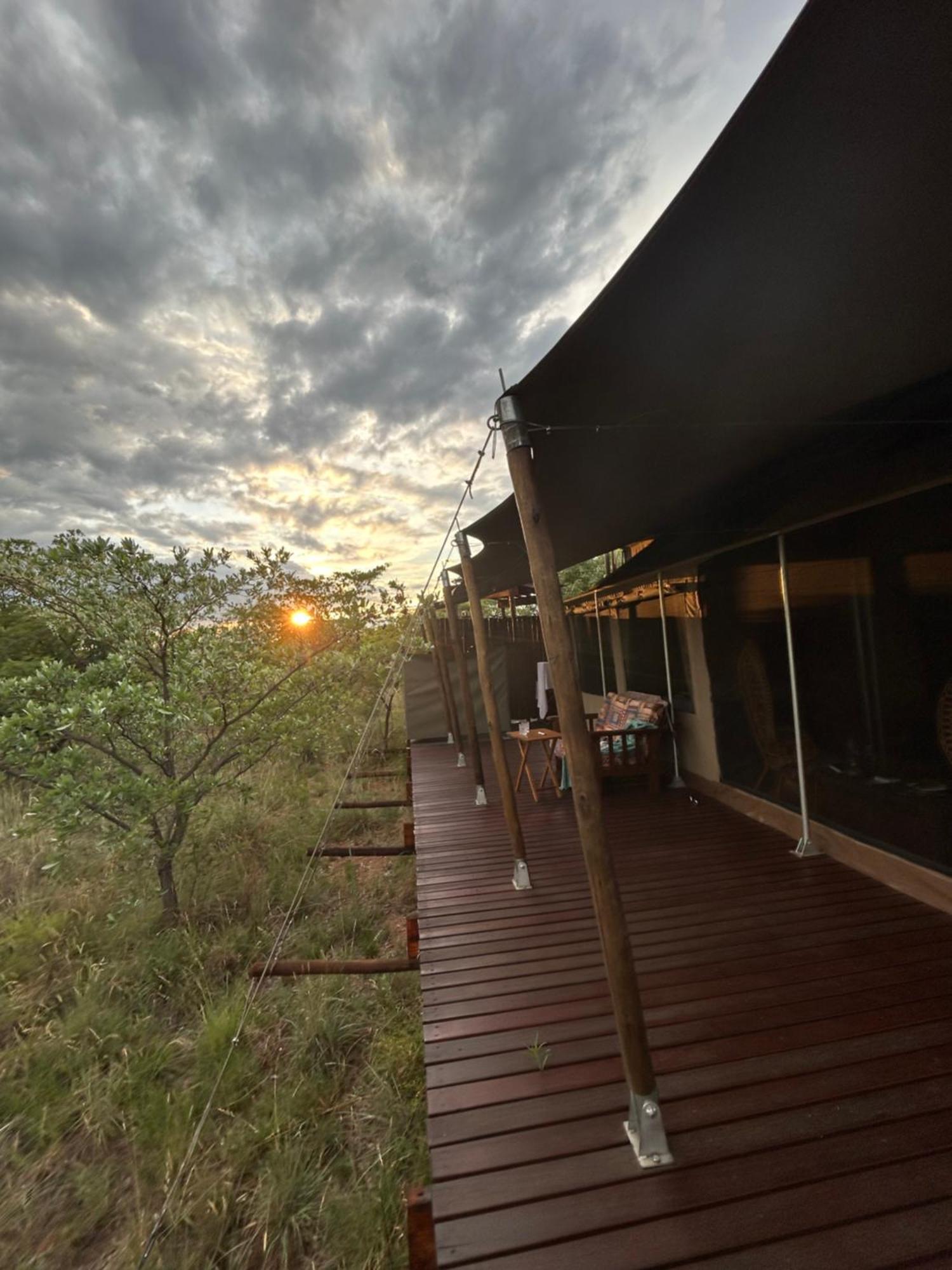 Out In Africa Wildlife Lodge Hammanskraal Exterior photo